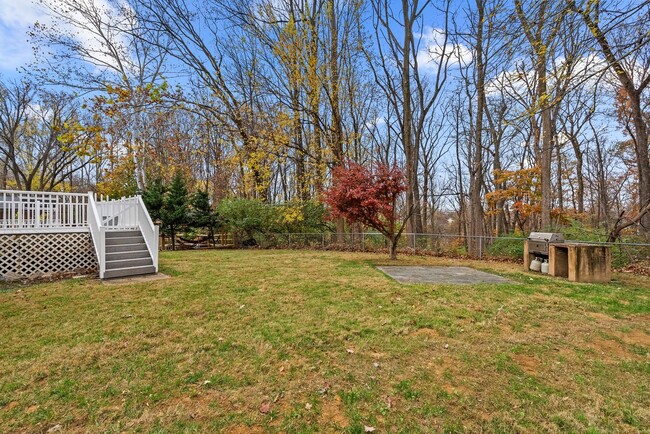 Building Photo - 3 Bed 3 Bath - Silver Spring Split Level -...