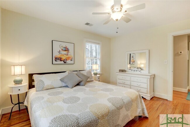 Building Photo - 240 Columbus Dr