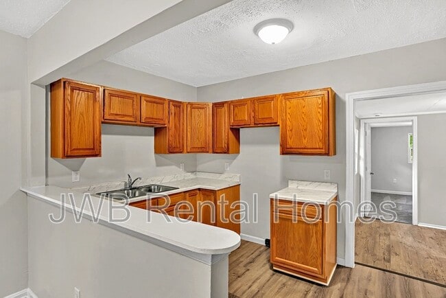Building Photo - 3504 Hyacinth St