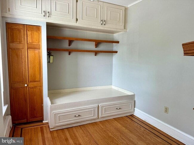 Building Photo - 7848 Montgomery Ave