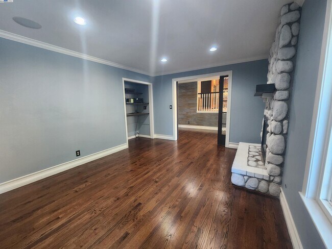Building Photo - 1127 Mataro Ct
