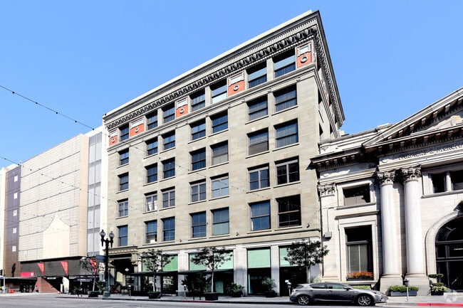 Building Photo - Hellman Building