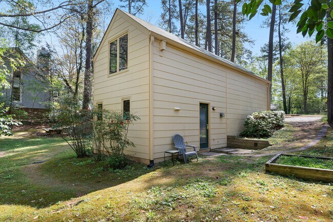 Building Photo - 200 Purefoy Rd