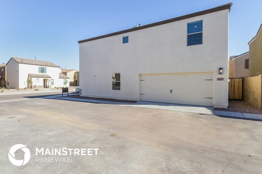 Building Photo - 8221 W Albeniz Pl