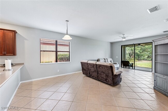 Building Photo - 12154 Country Day Cir