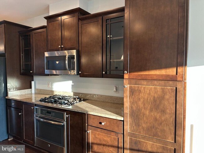 Building Photo - 9075 Alexander Way