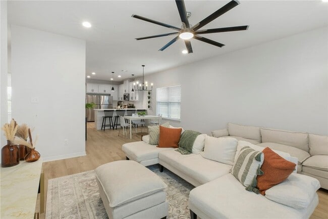 Building Photo - 226 Richards St