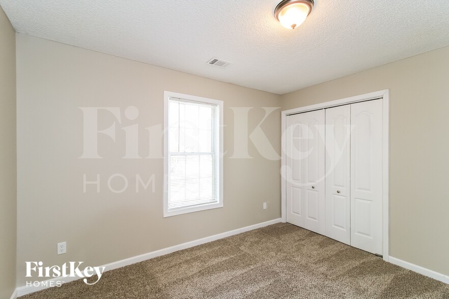 Building Photo - 531 Judith Court.