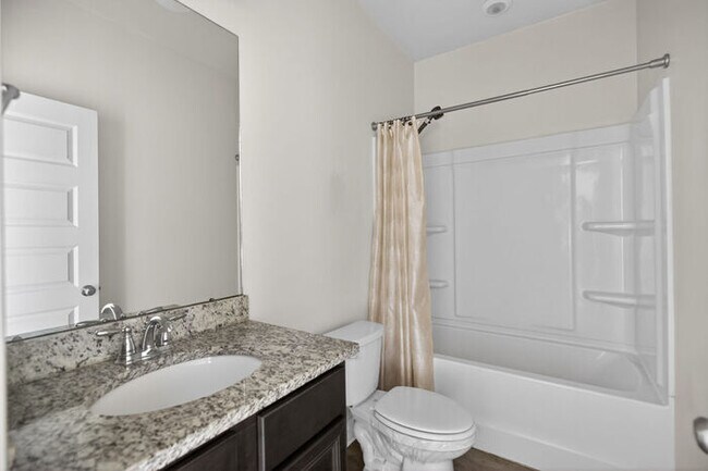 Building Photo - 15610 Ridge Ct