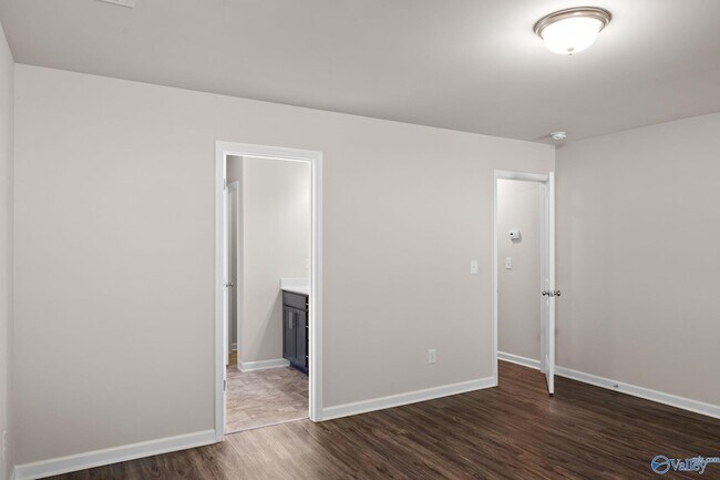 Building Photo - 338 Fenrose Dr