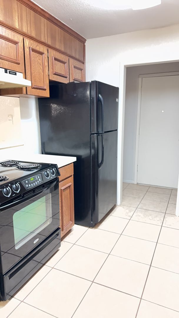 Building Photo - Affordable & Charming 2/1 Move in NOW!!!