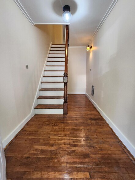 Entry - 142 Carlton Rd