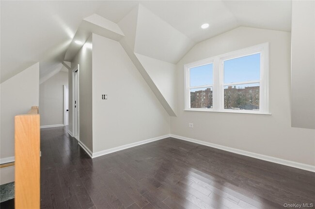 Building Photo - 120 Maple Ave