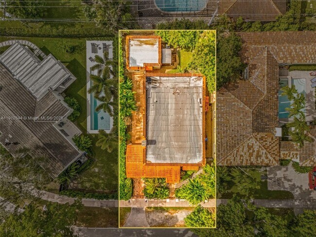 Building Photo - 1514 Capri St