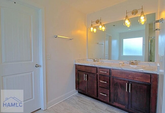 Building Photo - 432 Fairview Cir