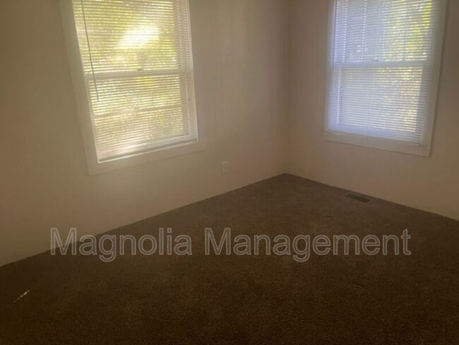 Building Photo - 413 Rollins Ave