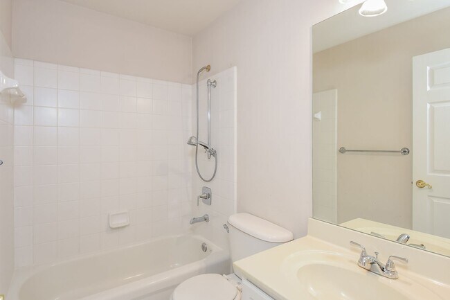 Building Photo - 5BR / 5BA Executive Home in Devonshire Court | 3,600 Sq Ft | Walk to Park and Pool