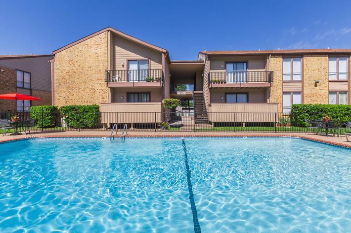 Country Greens Apartments - Dallas Tx Apartment Finder