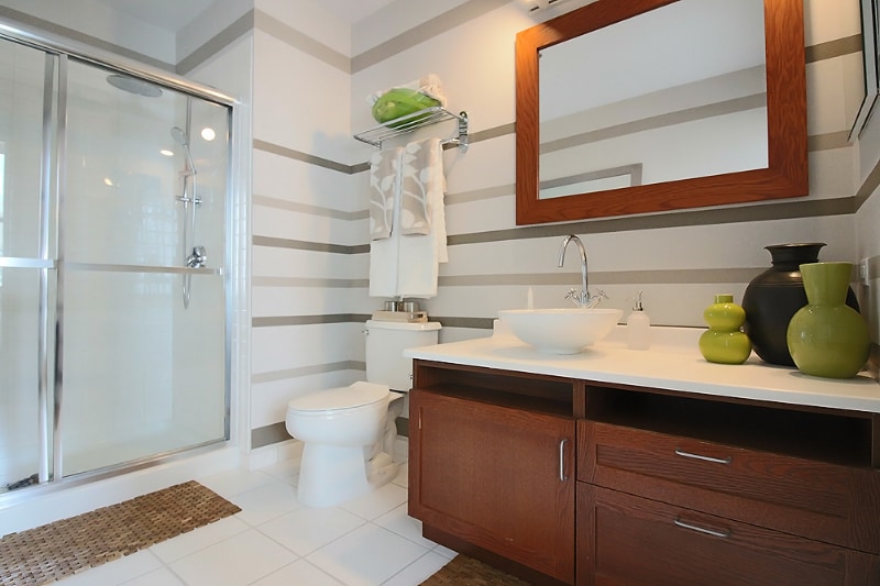 Building Photo - 98 E Lake St