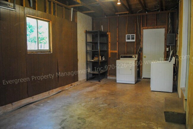 Building Photo - 1228 Southridge Dr