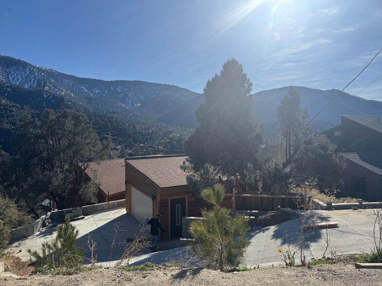 Building Photo - 15428 Shasta Way