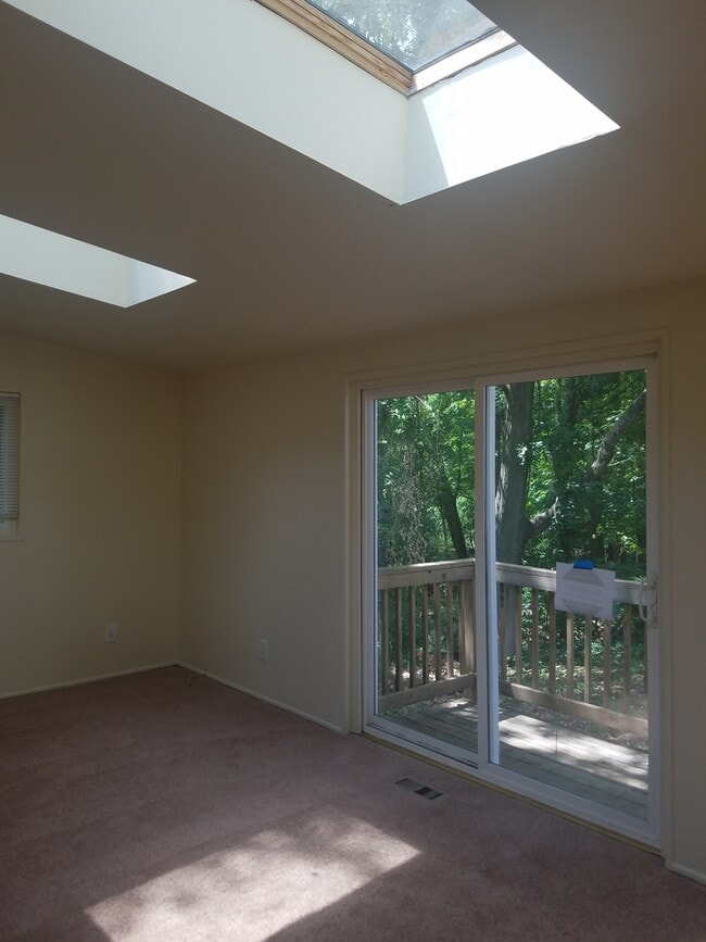 Building Photo - Single Family Home within walking distance to Quinnipiac