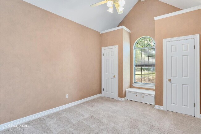 Building Photo - "Elegant 4-Bedroom Home in Bossier City with Granite Countertops & Cozy Fireplace!"
