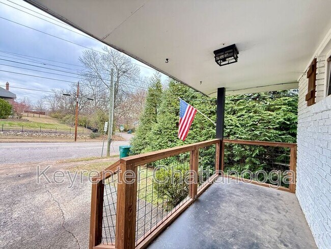 Building Photo - 904 Tremont St