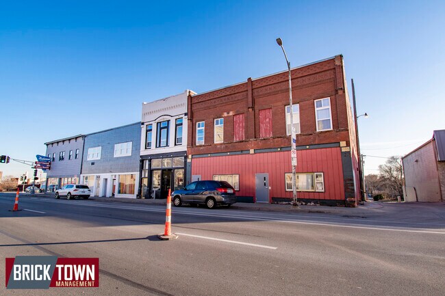 Building Photo - 2705 Leavenworth St