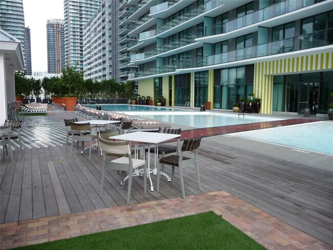 Building Photo - 1300 S Miami Ave