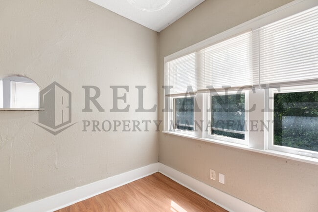 Building Photo - 607 N Lorraine Ave