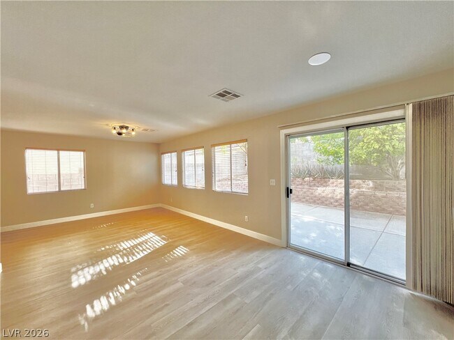 Building Photo - 1705 Encarta St