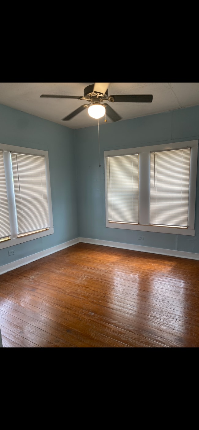 Building Photo - 1914 S Pine St