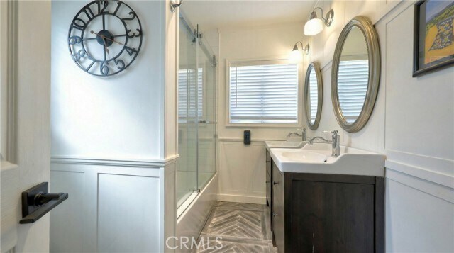 Building Photo - 247 E Hurst St