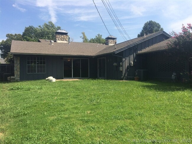 Building Photo - 4912 S Knoxville Pl
