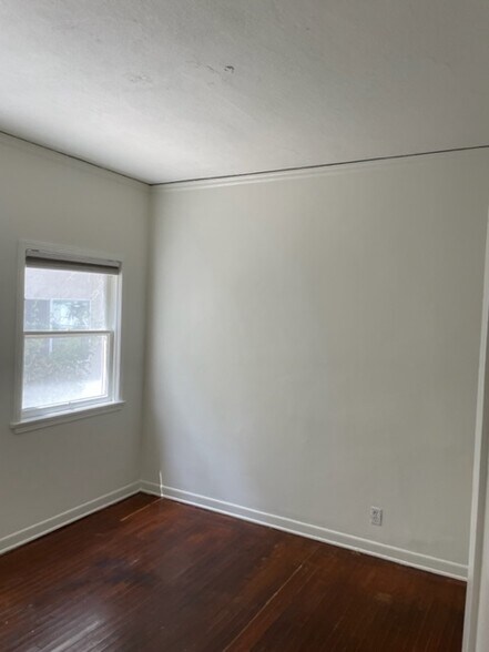 Bedroom - 2461 Cheremoya Ave