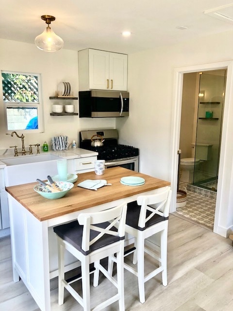 Lovely kitchen - 3754 Ashwood Ave