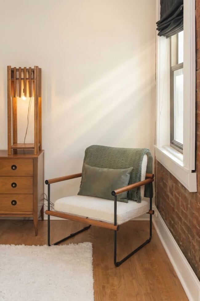 Building Photo - 152 E McMicken Ave