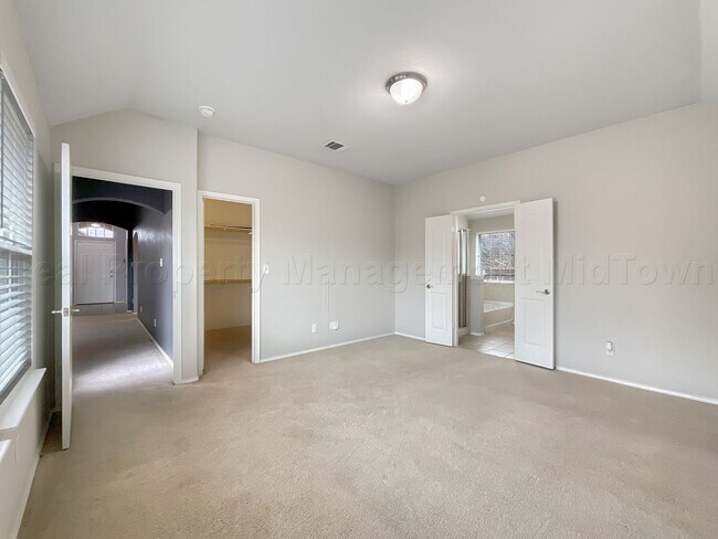 Building Photo - 2053 Leonard Ranch Rd