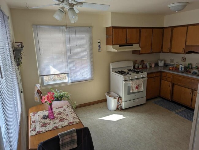 Building Photo - 1 James Pl