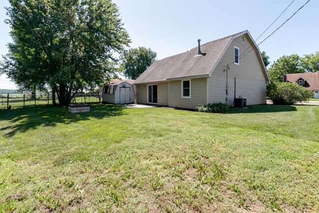 Building Photo - Blending Relaxation & Sophistication Creat...