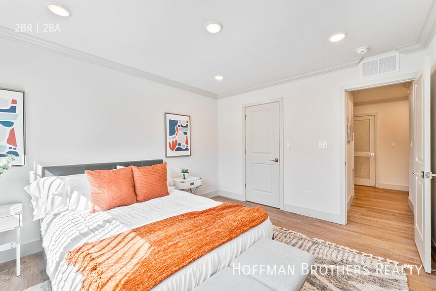 Building Photo - 821 3rd St