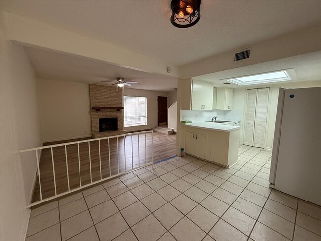Building Photo - 6917 Scenic Brook Dr