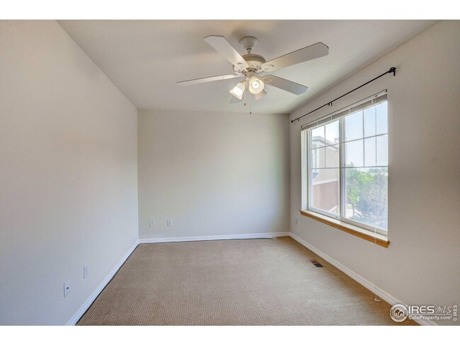 Building Photo - Bright & Beautiful 2-Level Condo in NoBo, available June 5th