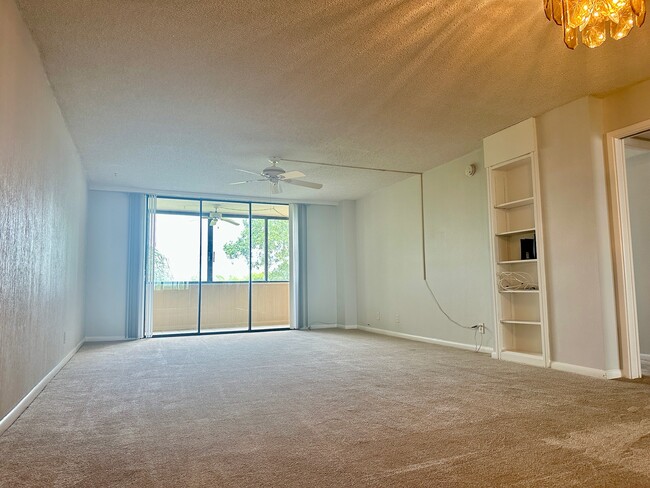 Building Photo - 2617 Cove Cay Dr