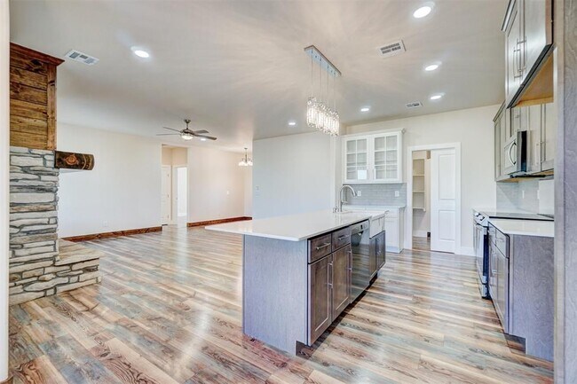 Building Photo - 4351 Whitetail Blvd