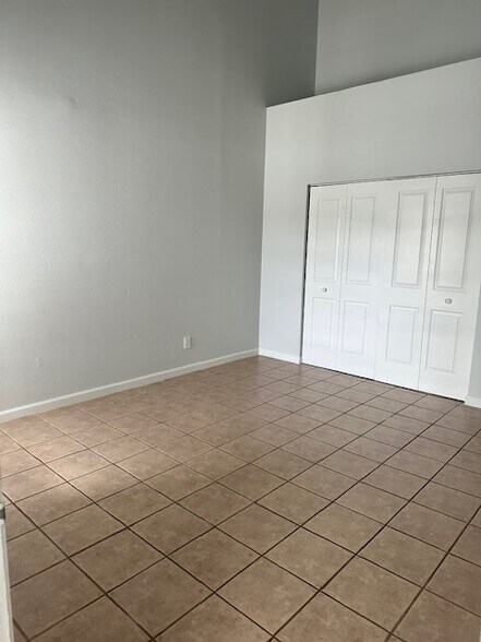 Building Photo - 12161 Armenia Gables Cir