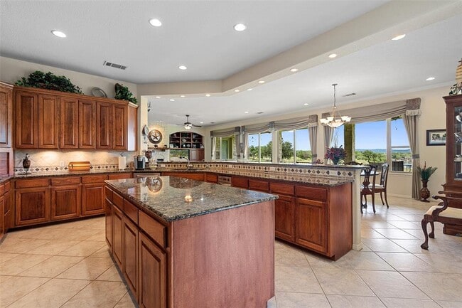 Building Photo - 22658 Felicia Dr