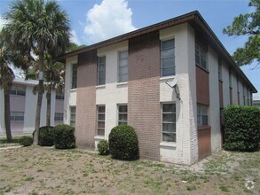 Building Photo - 463 76th Ave N