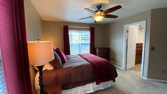 Building Photo - 3353 SE Midvale Dr